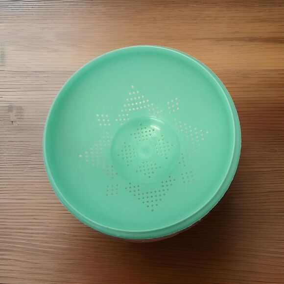 Tupperware #339 Jadeite Green Footed Colander Strainer Star Pattern Vintage - Picture 1 of 3